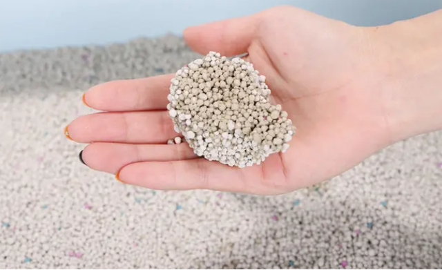 猫砂是什么做的,豆腐猫砂是什么做的,猫砂是什么材料做的，猫砂是什么做的？