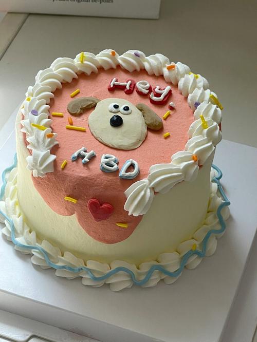 小狗生日蛋糕,线条小狗生日蛋糕,狗狗快一岁了，怎么给它做生日蛋糕？简单点，不要太多鸡蛋和面粉，牛奶？